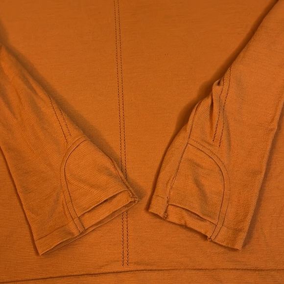 Athleta Ascent Seamless turtleneck Foliage Orange Thumbhole long sleeve top - Picture 12 of 12